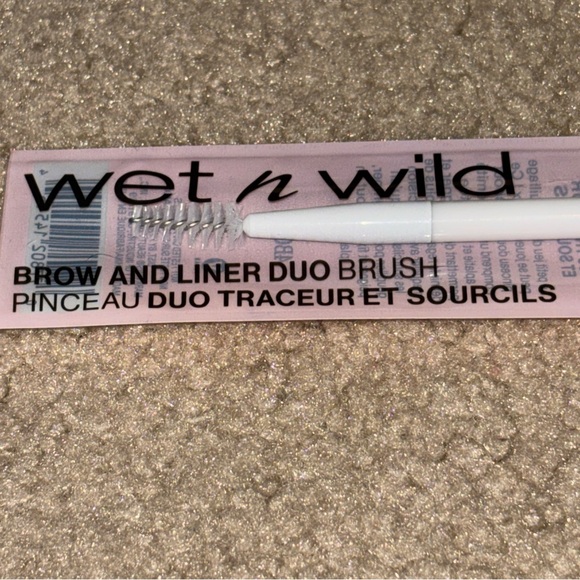 wet n wild Essential Makeup Brush Brow & Liner Flat Angled Liner New - Picture 9 of 11